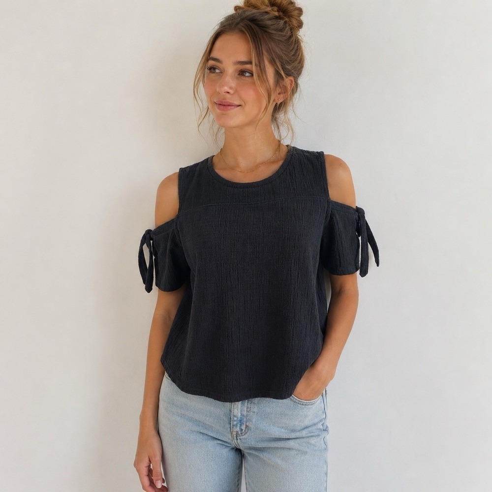 Madewell Skylark Cold Shoulder Top Size Medium Black Short Sleeve Textured Shirt